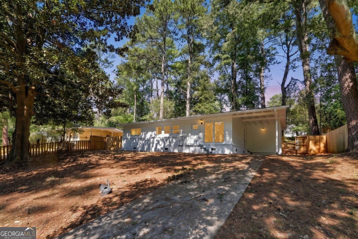 3 bedroom, 2 bathroom, 1,100 sq ft single family residence for sale at 3726 Larkspur Terrace, Decatur, GA 30032 — photo 2