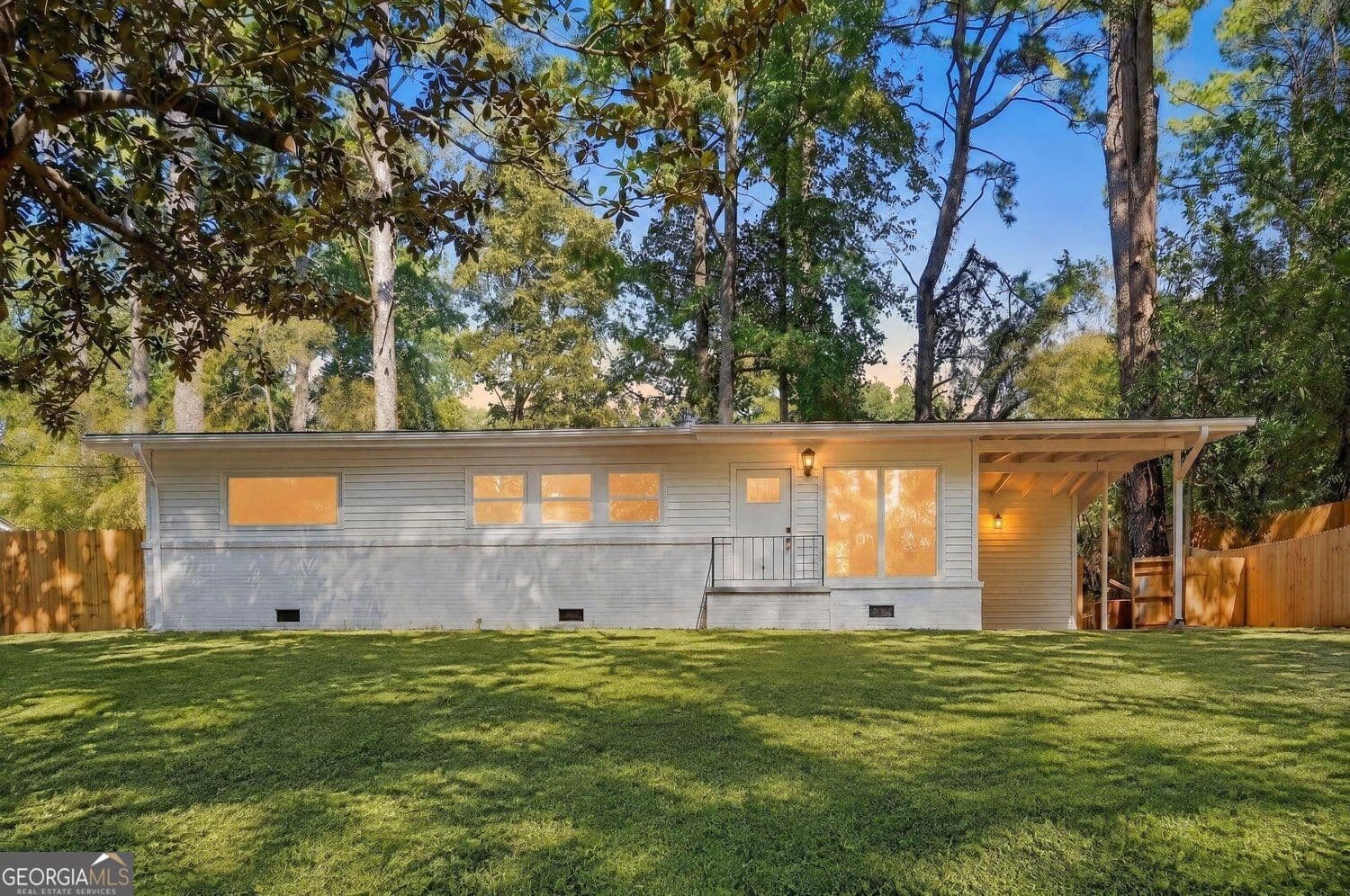 3 bedroom, 2 bathroom, 1,100 sq ft single family residence for sale at 3726 Larkspur Terrace, Decatur, GA 30032 — photo 3