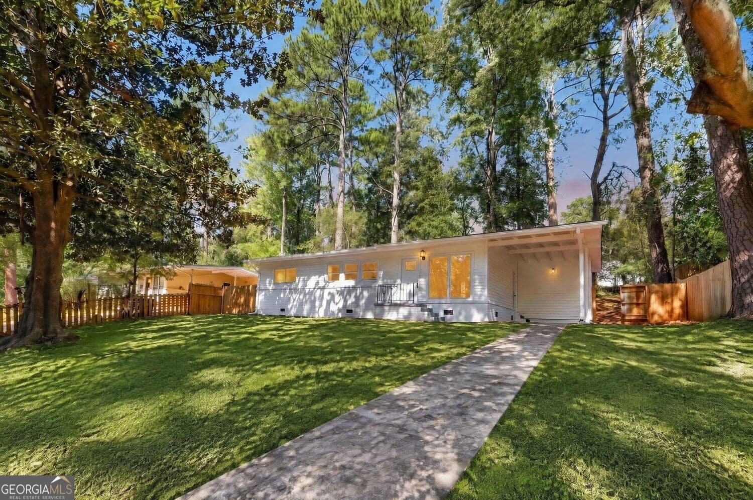 3 bedroom, 2 bathroom, 1,100 sq ft single family residence for sale at 3726 Larkspur Terrace, Decatur, GA 30032 — photo 1 of 38