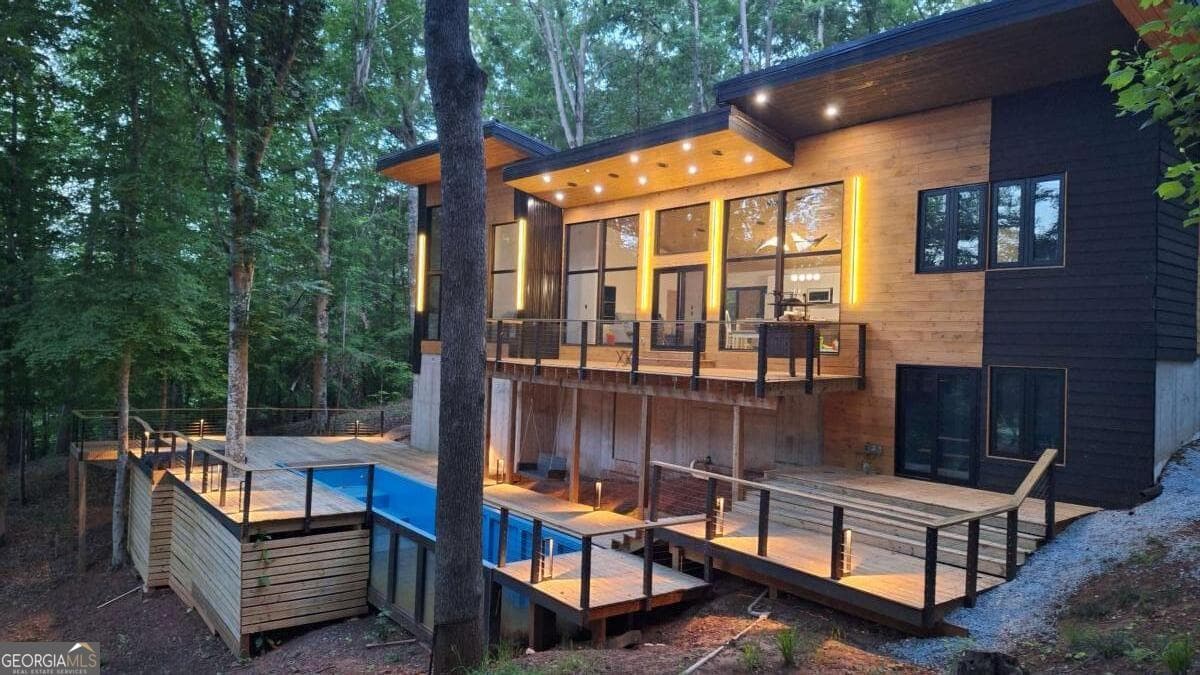 3 bedroom, 2 bathroom, 2,488 sq ft single family residence for sale at 642 Susan Davis Road, Sparta, GA 31087