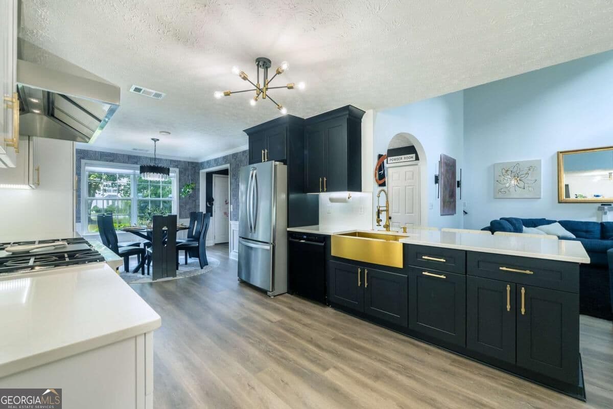 3 bedroom, 2.5 bathroom, 2,100 sq ft single family residence for sale at 1180 Overland Crossing, Alpharetta, GA 30004 — photo 6