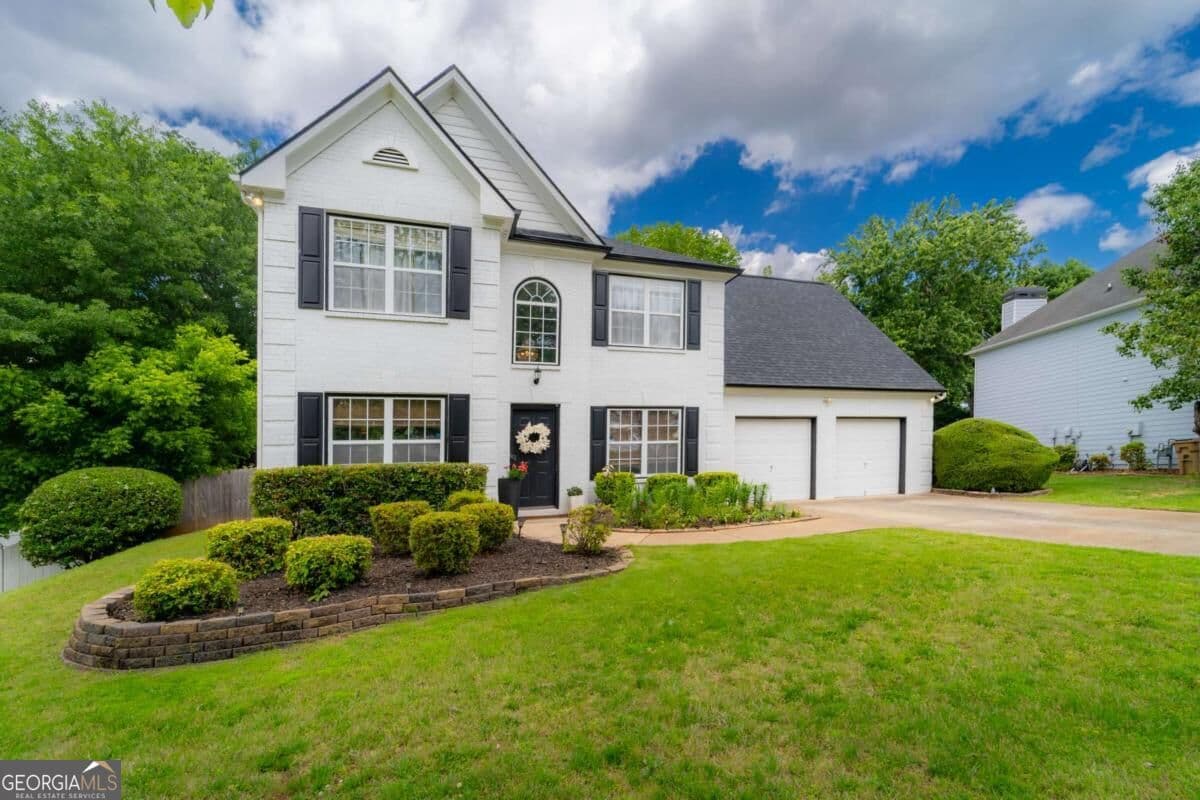 3 bedroom, 2.5 bathroom, 2,100 sq ft single family residence for sale at 1180 Overland Crossing, Alpharetta, GA 30004 — photo 1 of 18