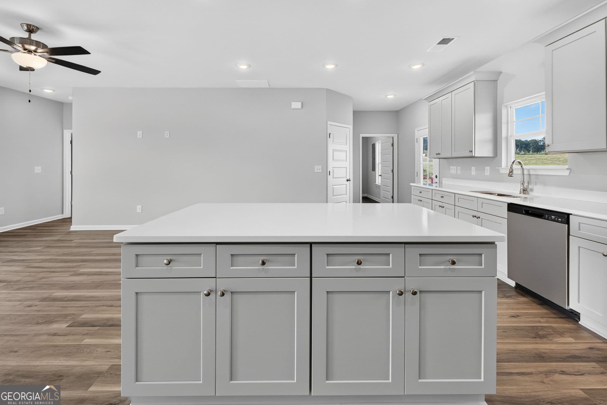 3 bedroom, 2 bathroom, 1,456 sq ft single family residence for sale at 1076 Primrose Circle, Greenville, GA 30222 — photo 7