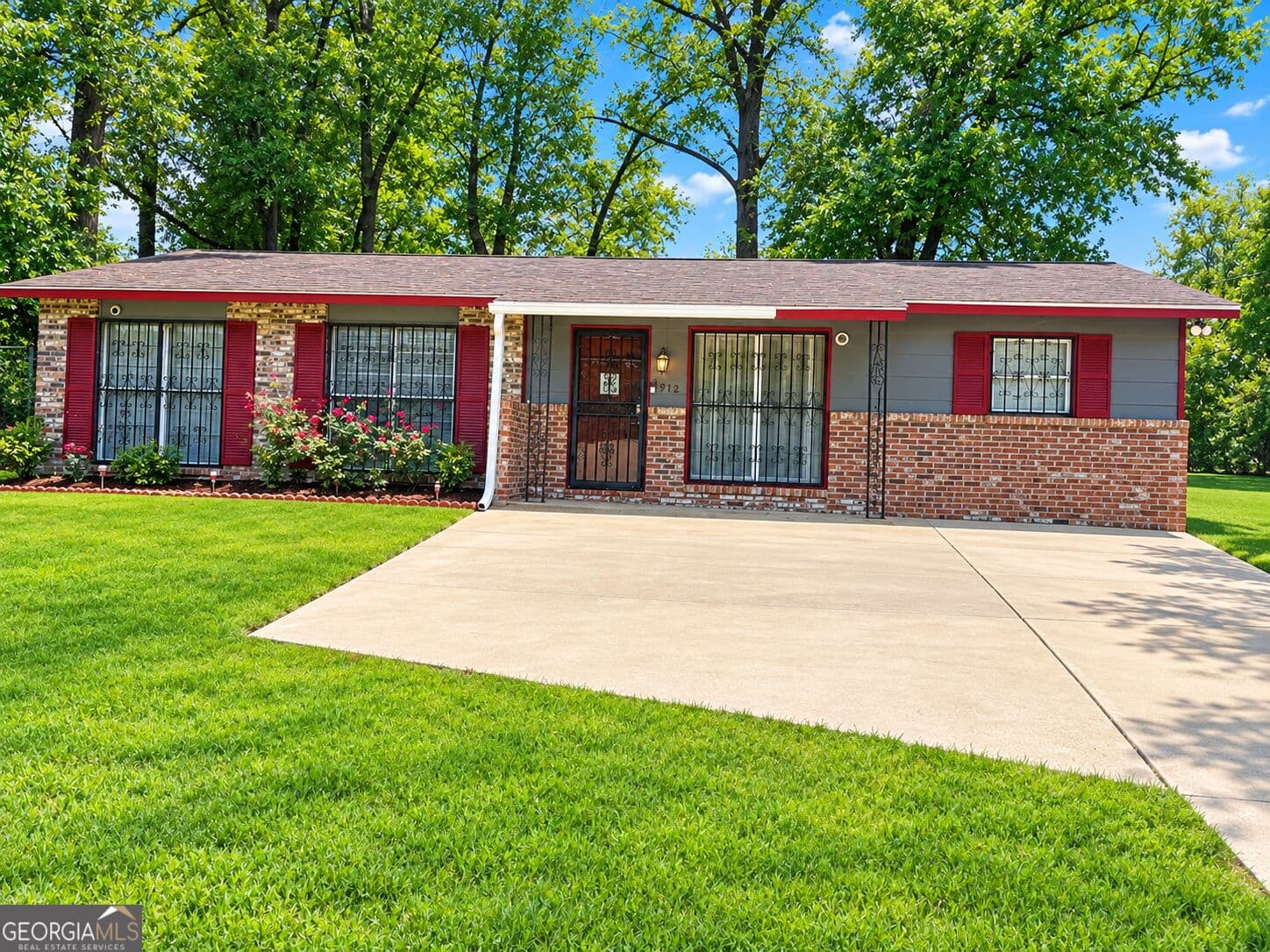 3 bedroom, 1.5 bathroom, 1,603 sq ft single family residence for sale at 4912 Hitchitee, Columbus, GA 31907