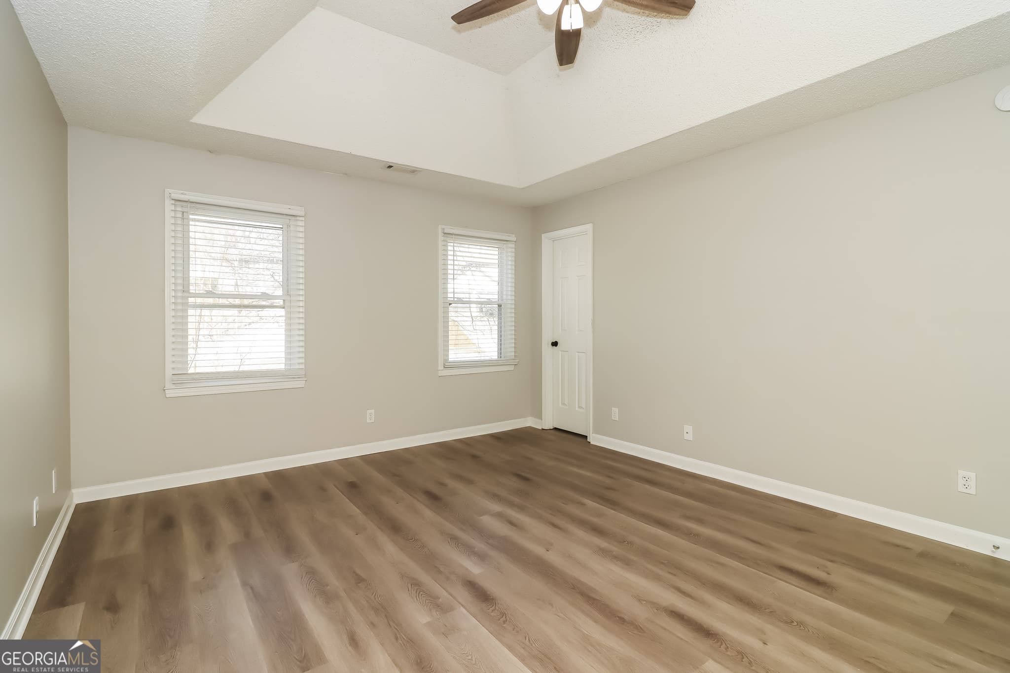 3 bedroom, 2.5 bathroom, 2,443 sq ft single family residence for sale at 1490 Mill Creek Court, Marietta, GA 30008 — photo 8