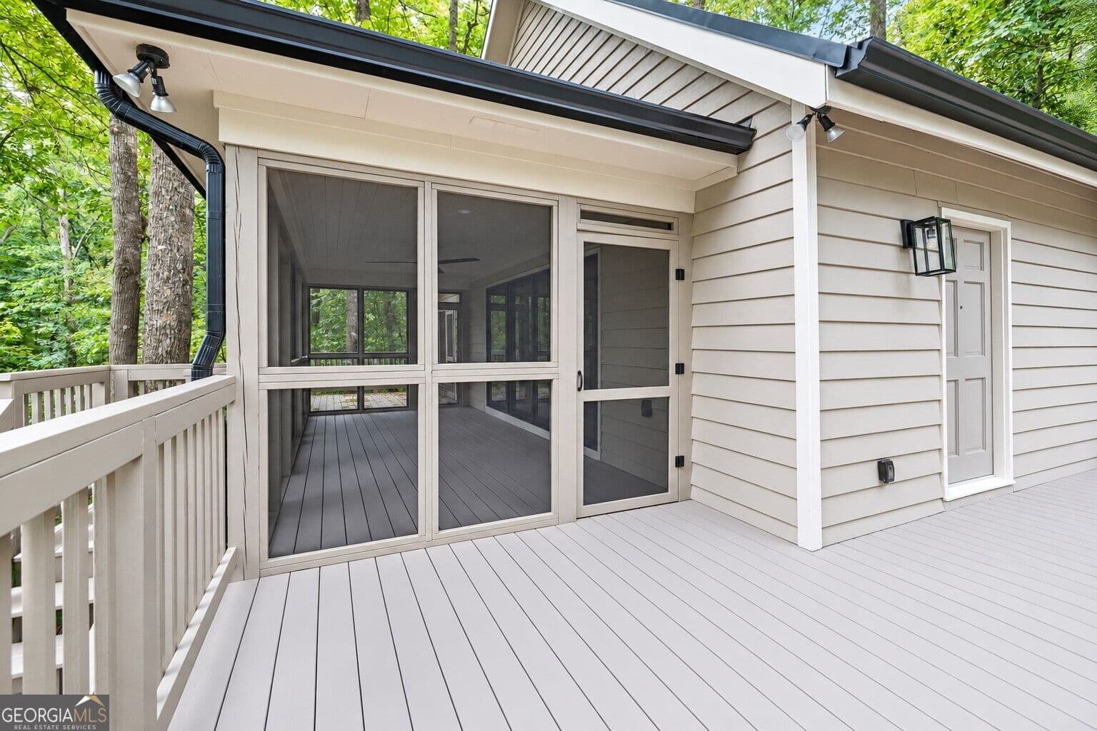 3 bedroom, 2 bathroom, 2,200 sq ft cabin,single family residence for sale at 6800 Thunder Trail, Gainesville, GA 30506 — photo 10