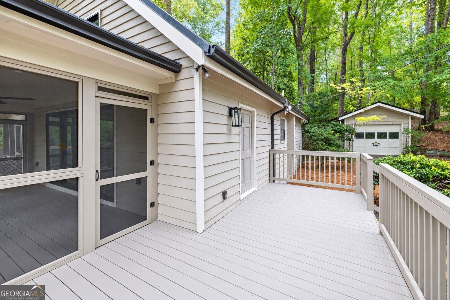 3 bedroom, 2 bathroom, 2,200 sq ft cabin,single family residence for sale at 6800 Thunder Trail, Gainesville, GA 30506 — photo 8