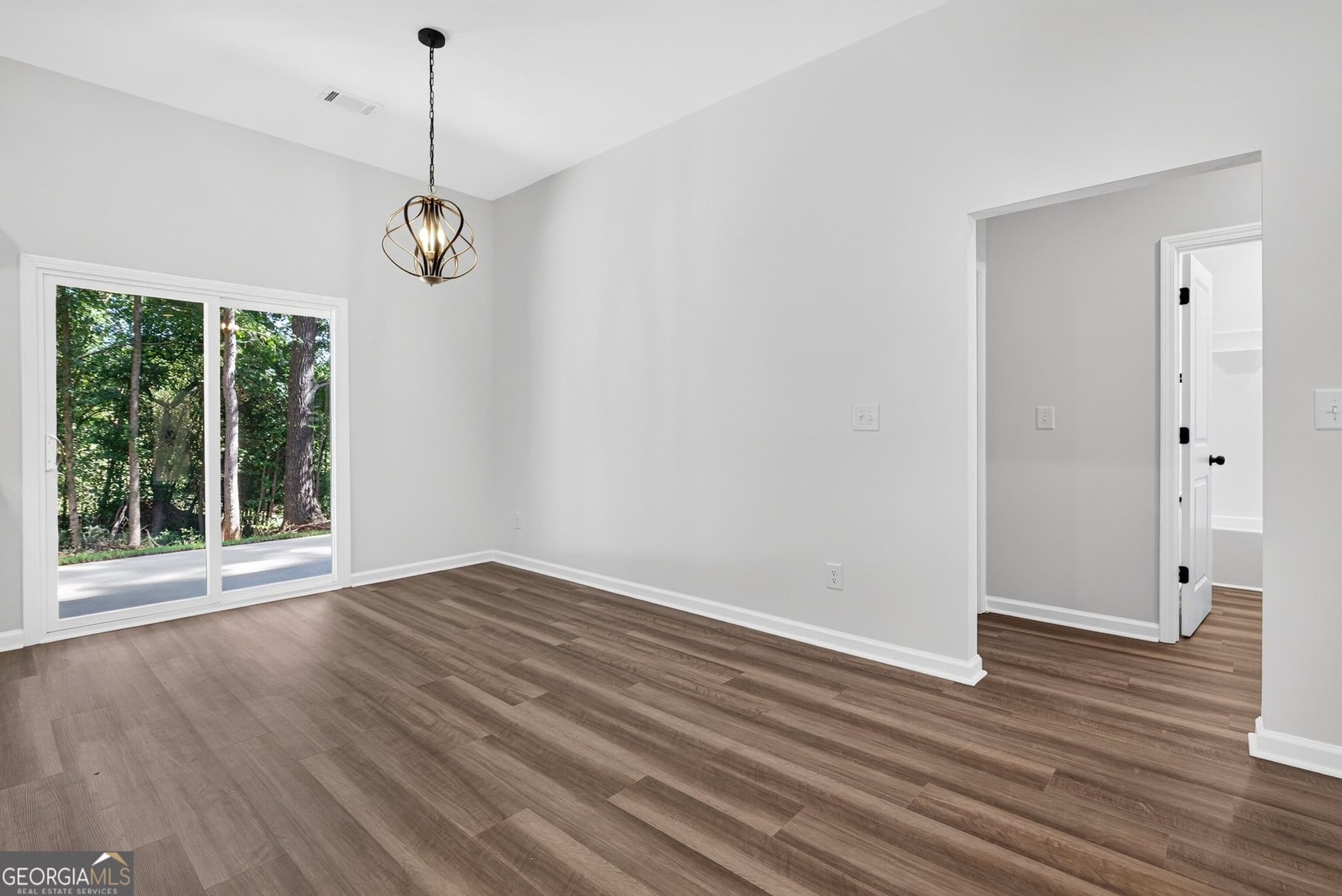 3 bedroom, 2 bathroom, 1,416 sq ft single family residence for sale at 104 Harris Street, Griffin, GA 30223 — photo 6