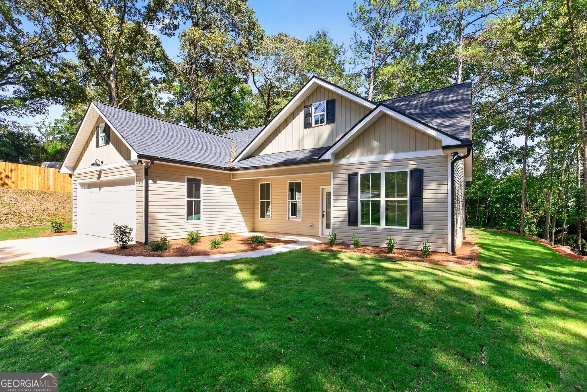 3 bedroom, 2 bathroom, 1,416 sq ft single family residence for sale at 104 Harris Street, Griffin, GA 30223 — photo 3