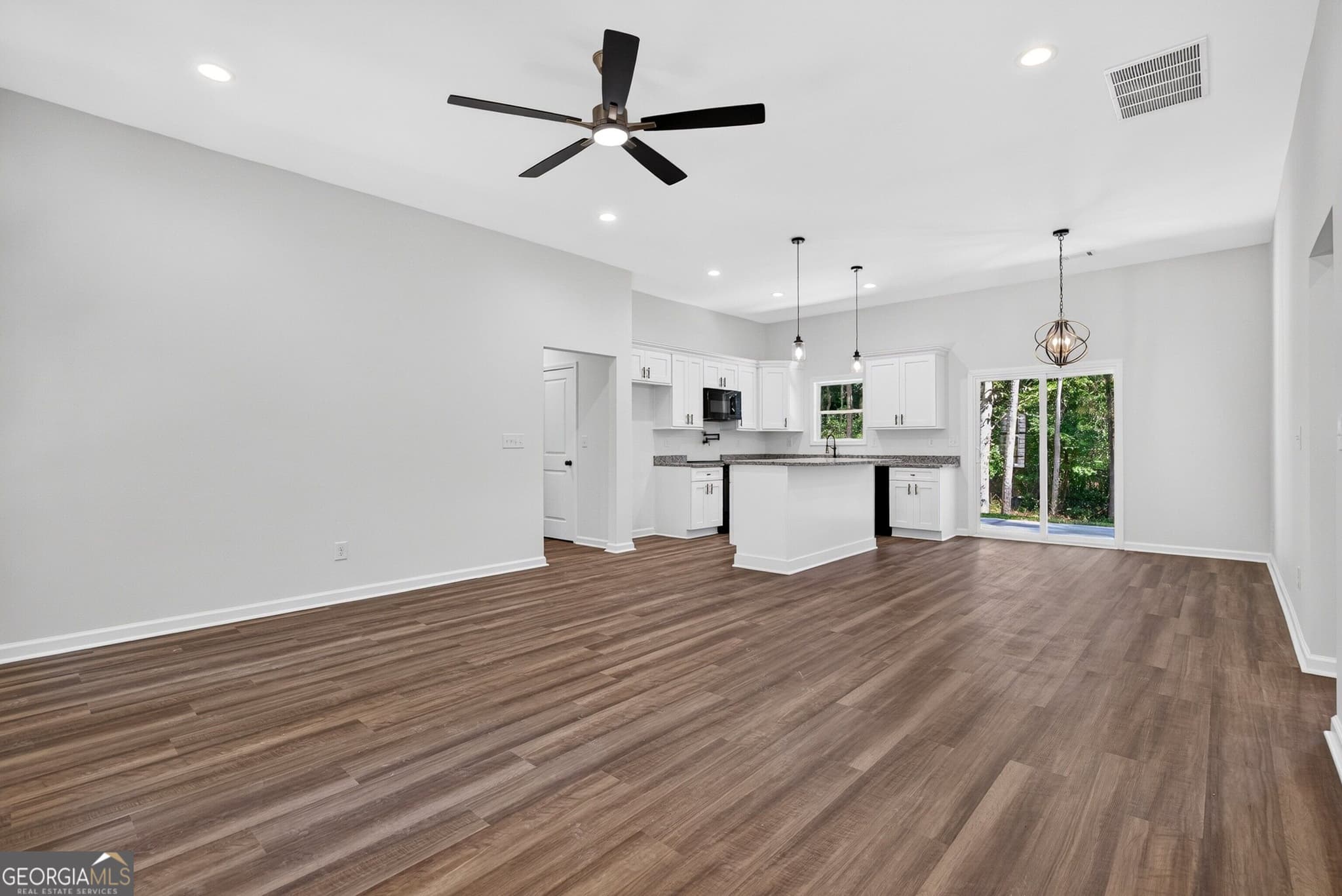 3 bedroom, 2 bathroom, 1,416 sq ft single family residence for sale at 104 Harris Street, Griffin, GA 30223 — photo 4