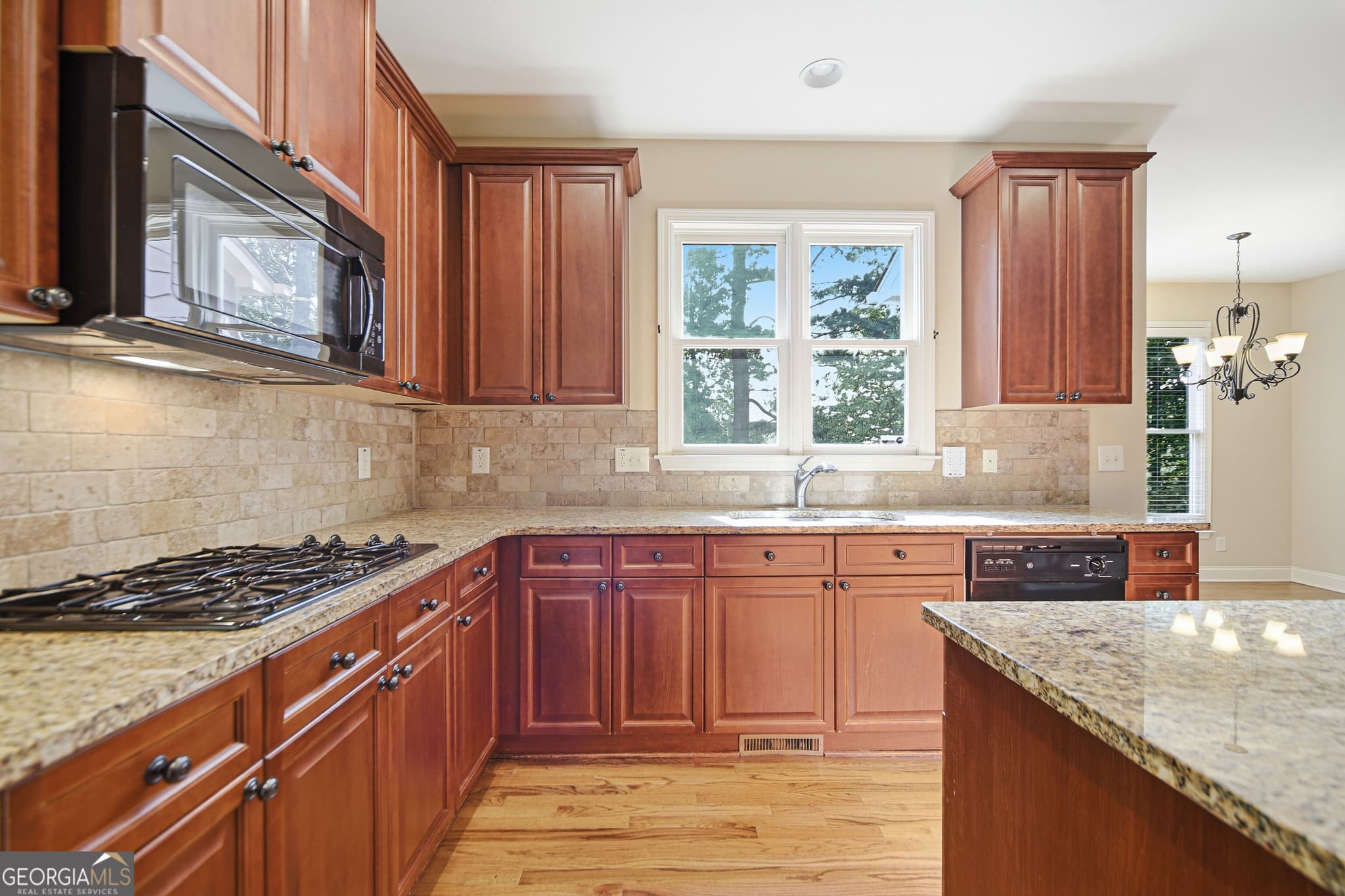 4 bedroom, 3.5 bathroom, 3,289 sq ft single family residence for sale at 700 Washington Way, Cumming, GA 30040 — photo 9
