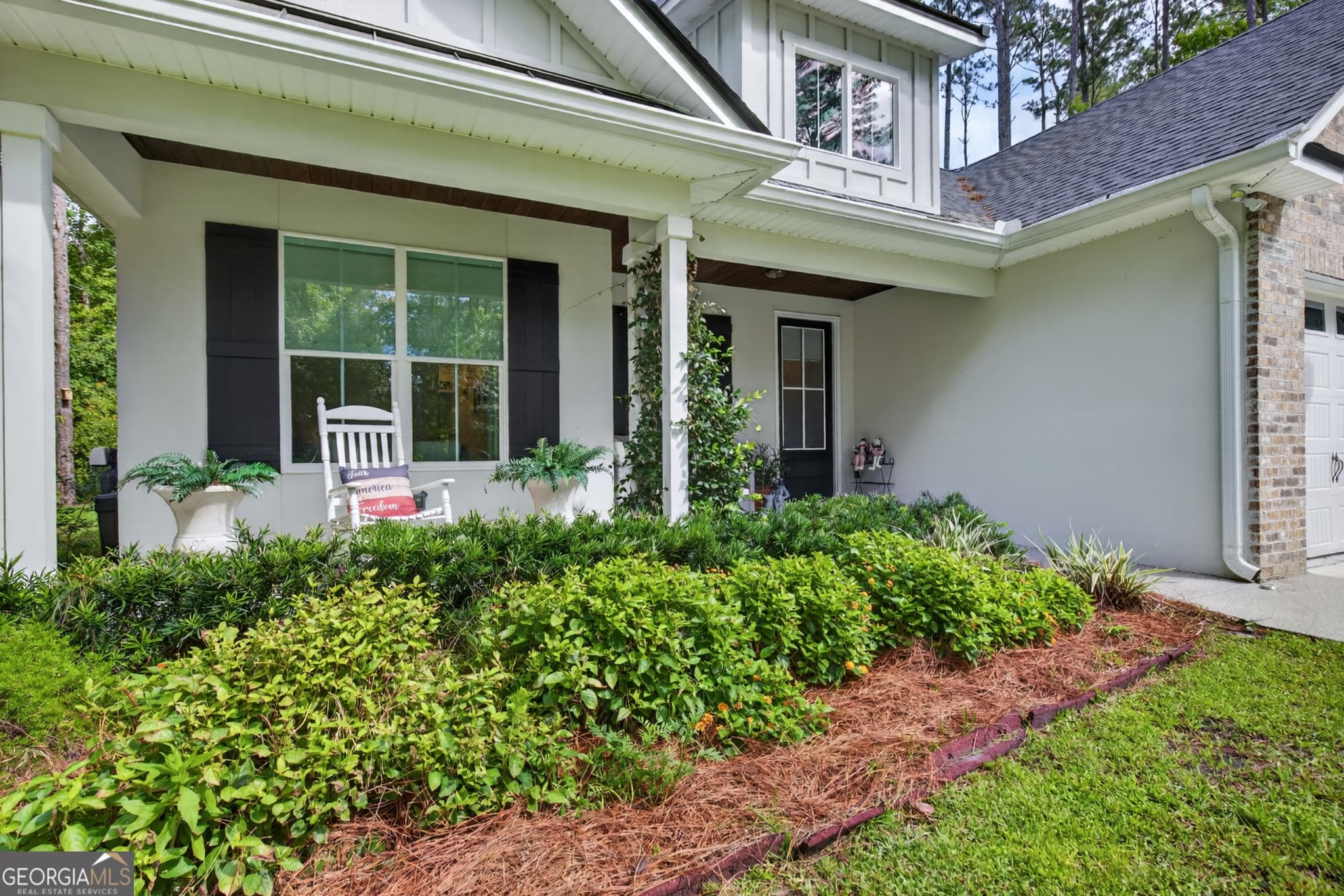 4 bedroom, 3 bathroom, 2,187 sq ft single family residence for sale at 218 Eagle Crest Drive, Waverly, GA 31565 — photo 2