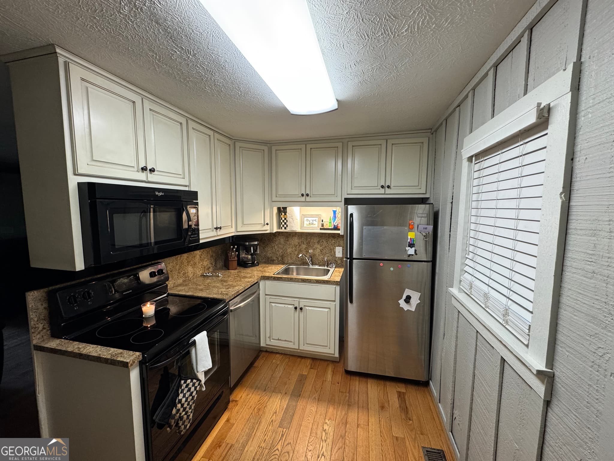 3 bedroom, 2 bathroom, 1,472 sq ft cabin,single family residence for sale at 165 Dollar Road, Hamilton, GA 31811 — photo 9
