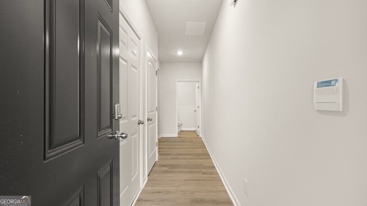 3 bedroom, 2.5 bathroom, 1,877 sq ft townhouse for sale at 2366 Carlton Parkway, Douglasville, GA 30135 — photo 3