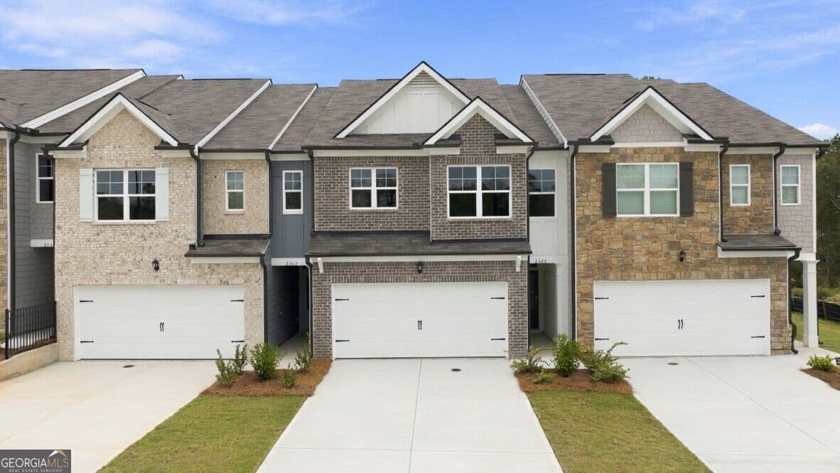 3 bedroom, 2.5 bathroom, 1,877 sq ft townhouse for sale at 2366 Carlton Parkway, Douglasville, GA 30135