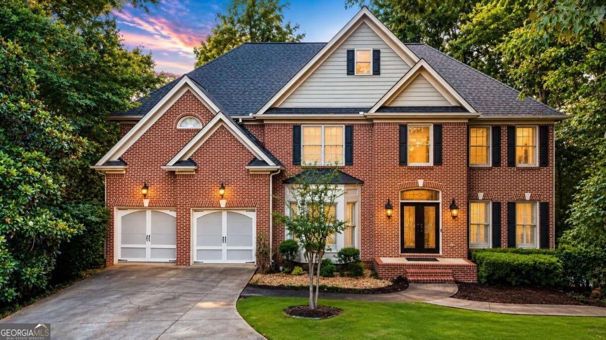 6 bedroom, 4 bathroom, 4,794 sq ft single family residence for rent at 1765 Noblin Summit Drive, Duluth, GA 30097 for $4,100 a month — photo 2