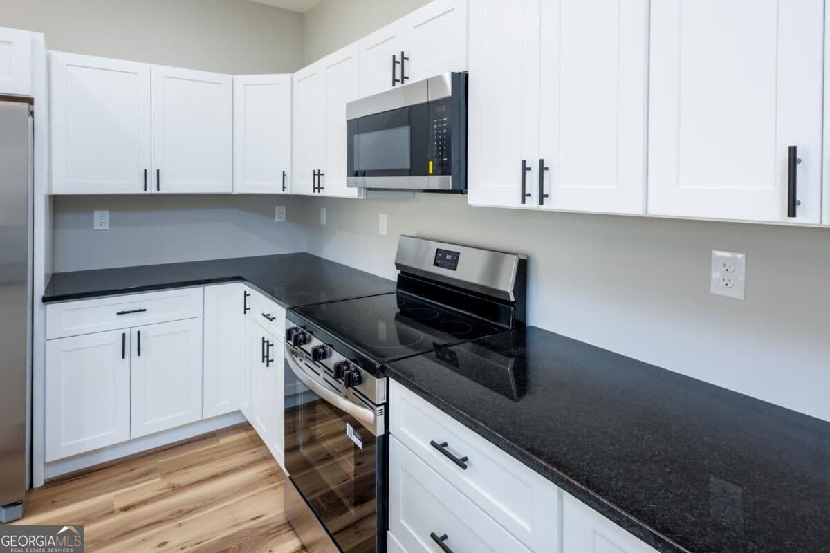 3 bedroom, 2.5 bathroom, 1,440 sq ft townhouse for rent at 200 Back Pine Way C, Ellijay, GA 30540 for $2,450 a month — photo 9