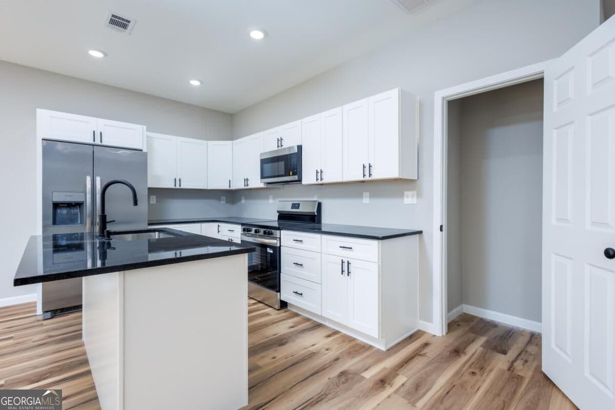 3 bedroom, 2.5 bathroom, 1,440 sq ft townhouse for rent at 200 Back Pine Way C, Ellijay, GA 30540 for $2,450 a month — photo 10