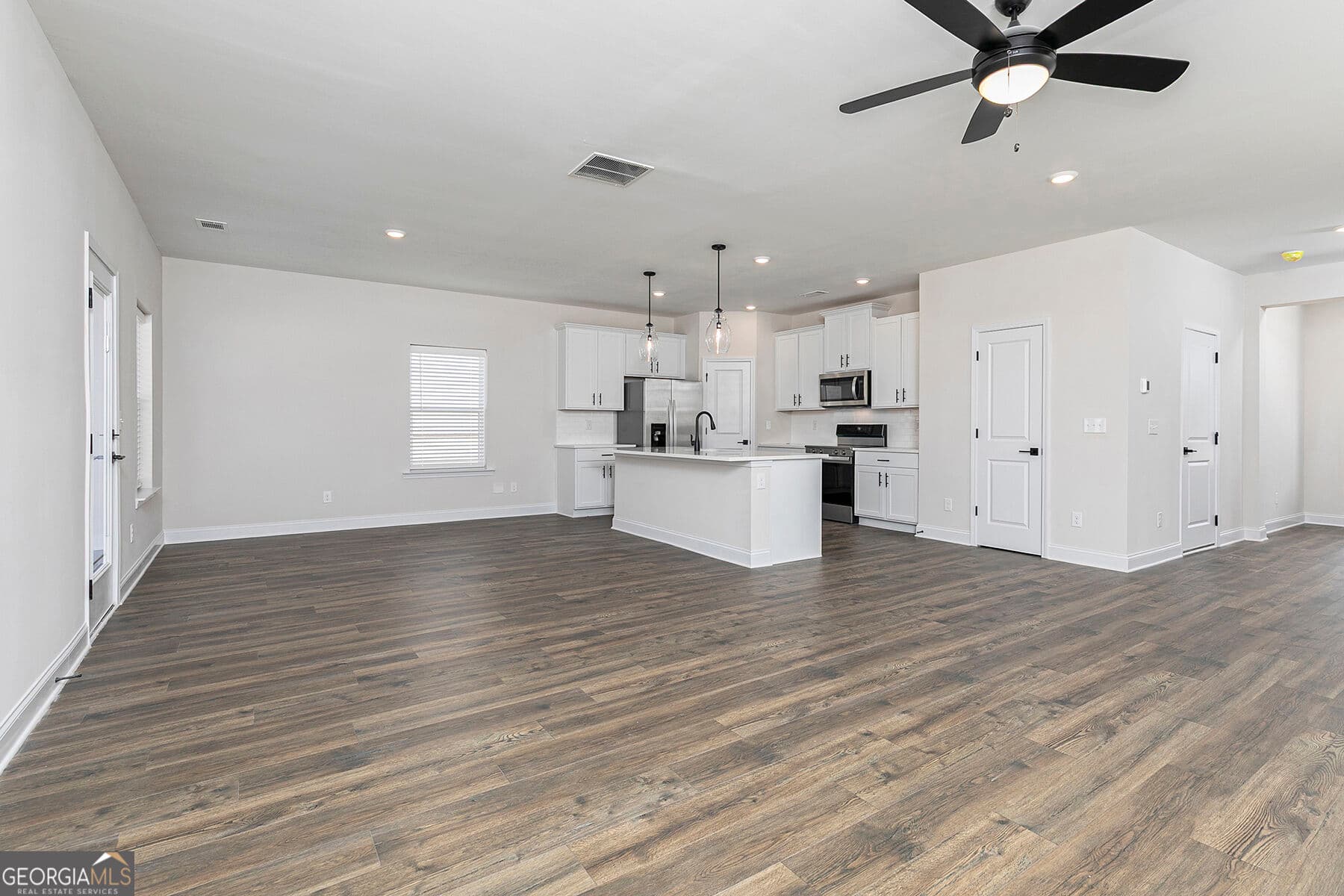 4 bedroom, 2.5 bathroom, 2,002 sq ft single family residence for sale at 100 Cantrell Drive, Dallas, GA 30157 — photo 5