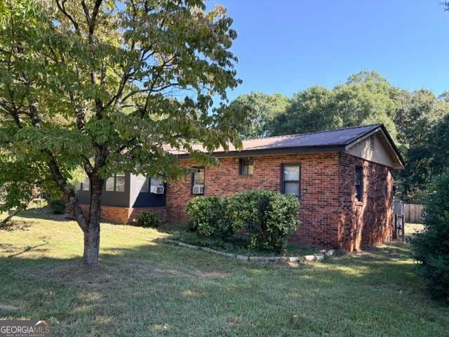 3 bedroom, 1 bathroom, 1,099 sq ft manufactured home,single family residence for sale at 30 Hale Road, Maysville, GA 30558 — photo 2