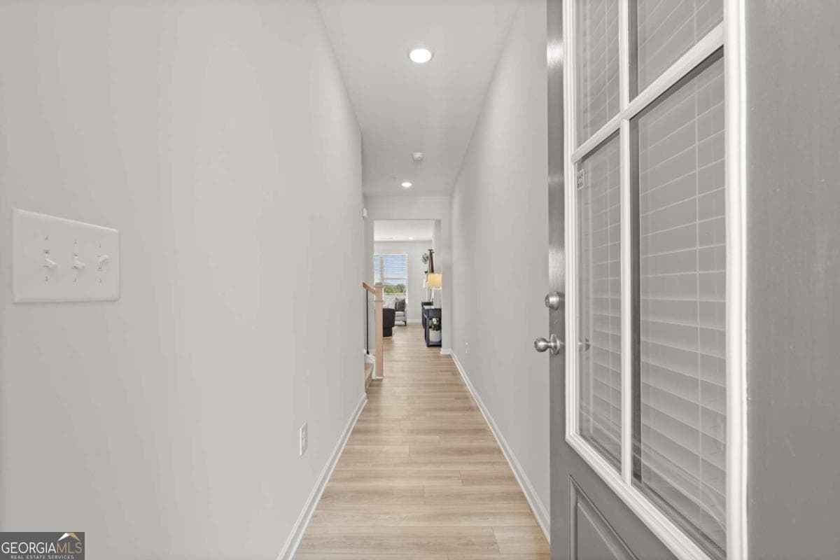 3 bedroom, 2.5 bathroom, 1,812 sq ft townhouse for sale at 6220 Molo Lane 658, Cumming, GA 30041 — photo 2