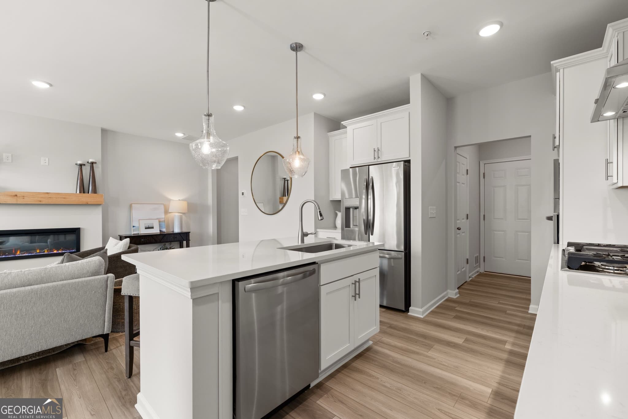 3 bedroom, 2.5 bathroom, 1,812 sq ft townhouse for sale at 6220 Molo Lane 658, Cumming, GA 30041 — photo 4