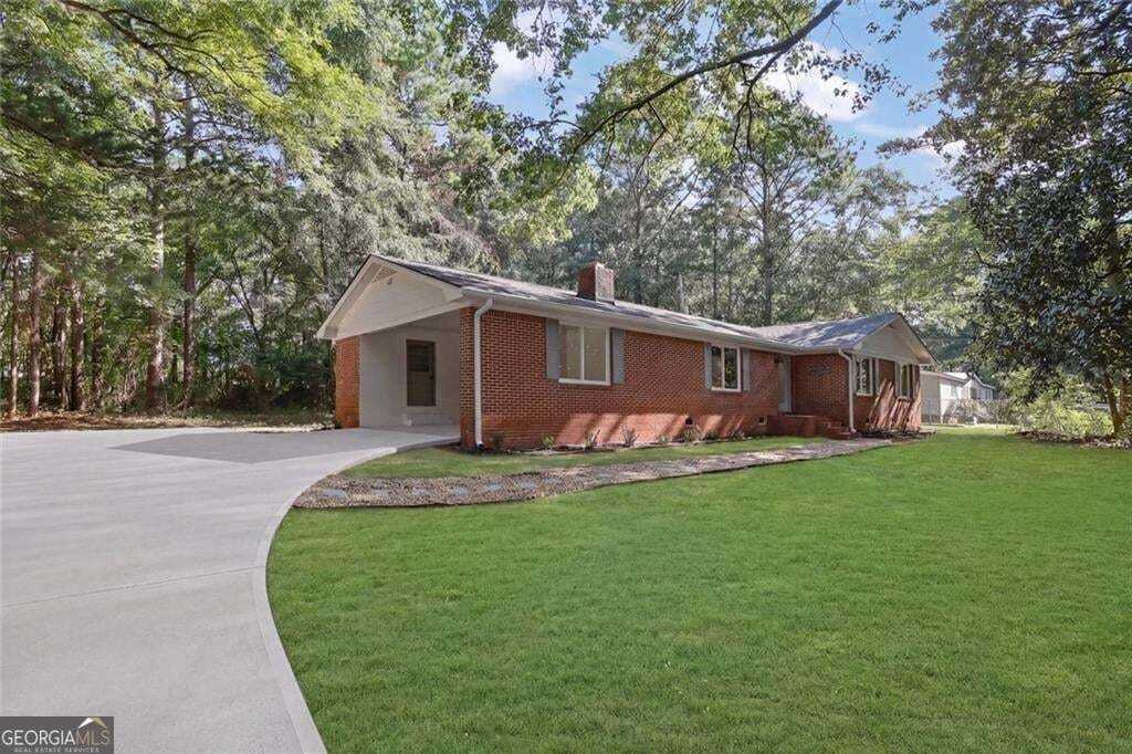 4 bedroom, 2 bathroom, 1,892 sq ft single family residence for sale at 1924 Mountain Creek Church Road, Monroe, GA 30656 — photo 3