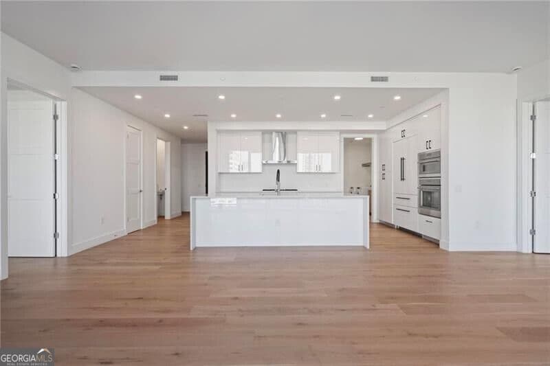 2 bedroom, 2.5 bathroom, 1,952 sq ft condominium for rent at 2425 Peachtree Road 1402, Atlanta, GA 30309 for $9,000 a month — photo 2