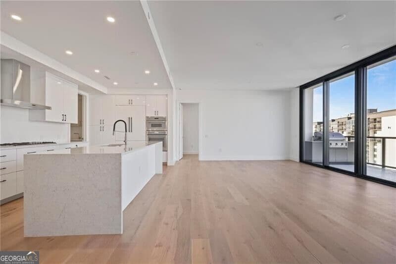 2 bedroom, 2.5 bathroom, 1,952 sq ft condominium for rent at 2425 Peachtree Road 1402, Atlanta, GA 30309 for $9,000 a month — photo 3