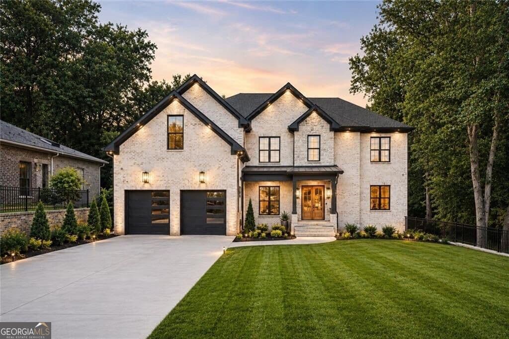 5 bedroom, 4.5 bathroom, 4,100 sq ft single family residence for sale at 570 Power Avenue, Buford, GA 30518 — photo 2