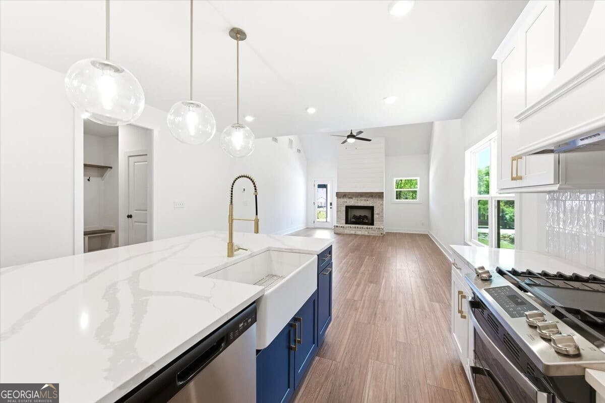 4 bedroom, 3.5 bathroom, 2,460 sq ft single family residence for sale at 141 Old Alabama Road, Emerson, GA 30137 — photo 10