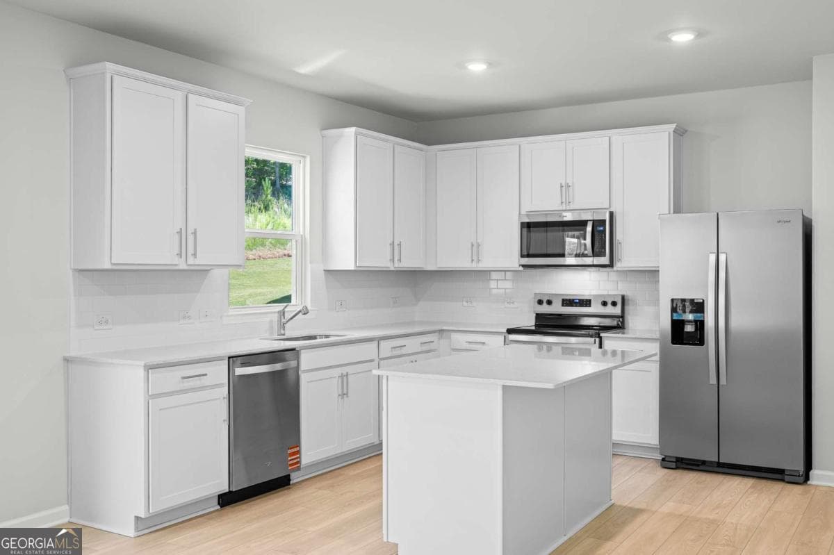 3 bedroom, 2.5 bathroom, 2,068 sq ft single family residence for sale at 3127 Orwell Drive, Gainesville, GA 30507 — photo 7