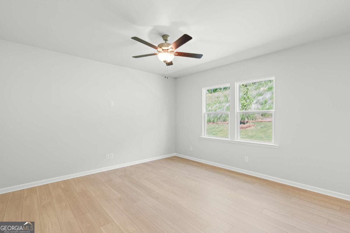 3 bedroom, 2.5 bathroom, 2,068 sq ft single family residence for sale at 3127 Orwell Drive, Gainesville, GA 30507 — photo 4