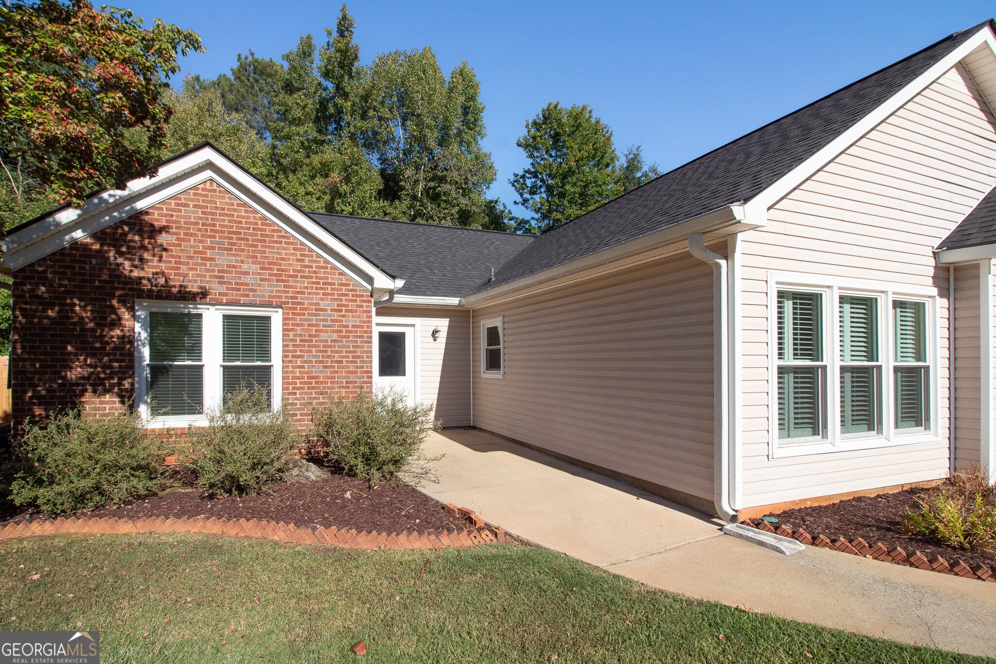 3 bedroom, 2 bathroom, 1,440 sq ft single family residence for sale at 110 Spring Lake Point, Athens, GA 30605 — photo 3