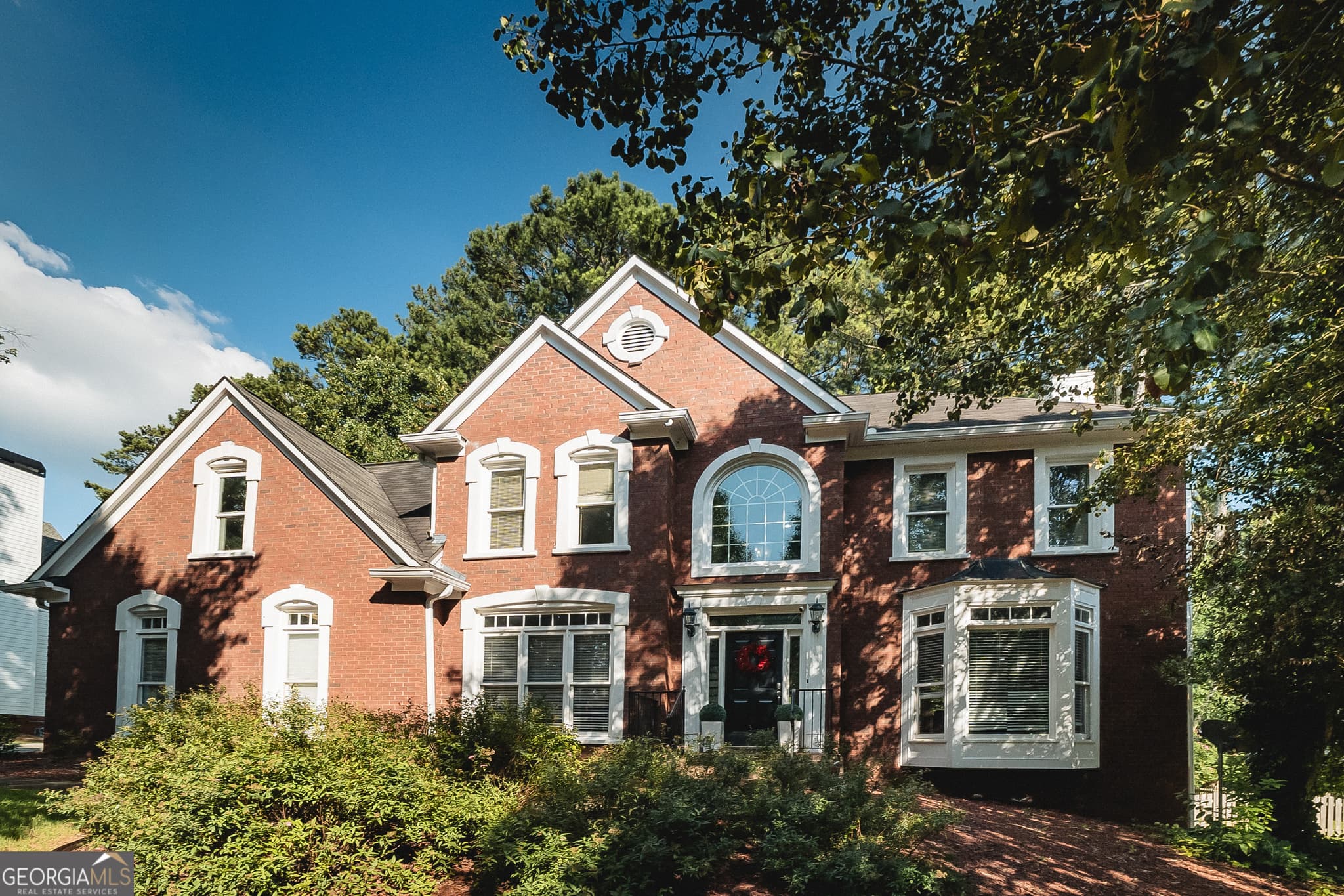5 bedroom, 3.5 bathroom, 3,857 sq ft single family residence for sale at 525 White Ridge Trace, Lawrenceville, GA 30043 — photo 2