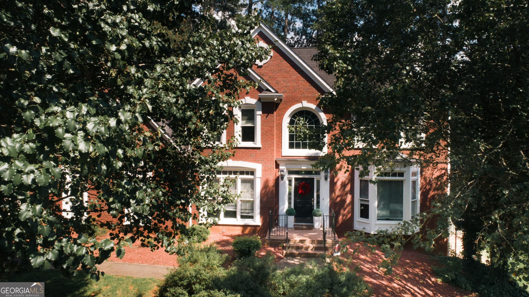 5 bedroom, 3.5 bathroom, 3,857 sq ft single family residence for sale at 525 White Ridge Trace, Lawrenceville, GA 30043 — photo 3