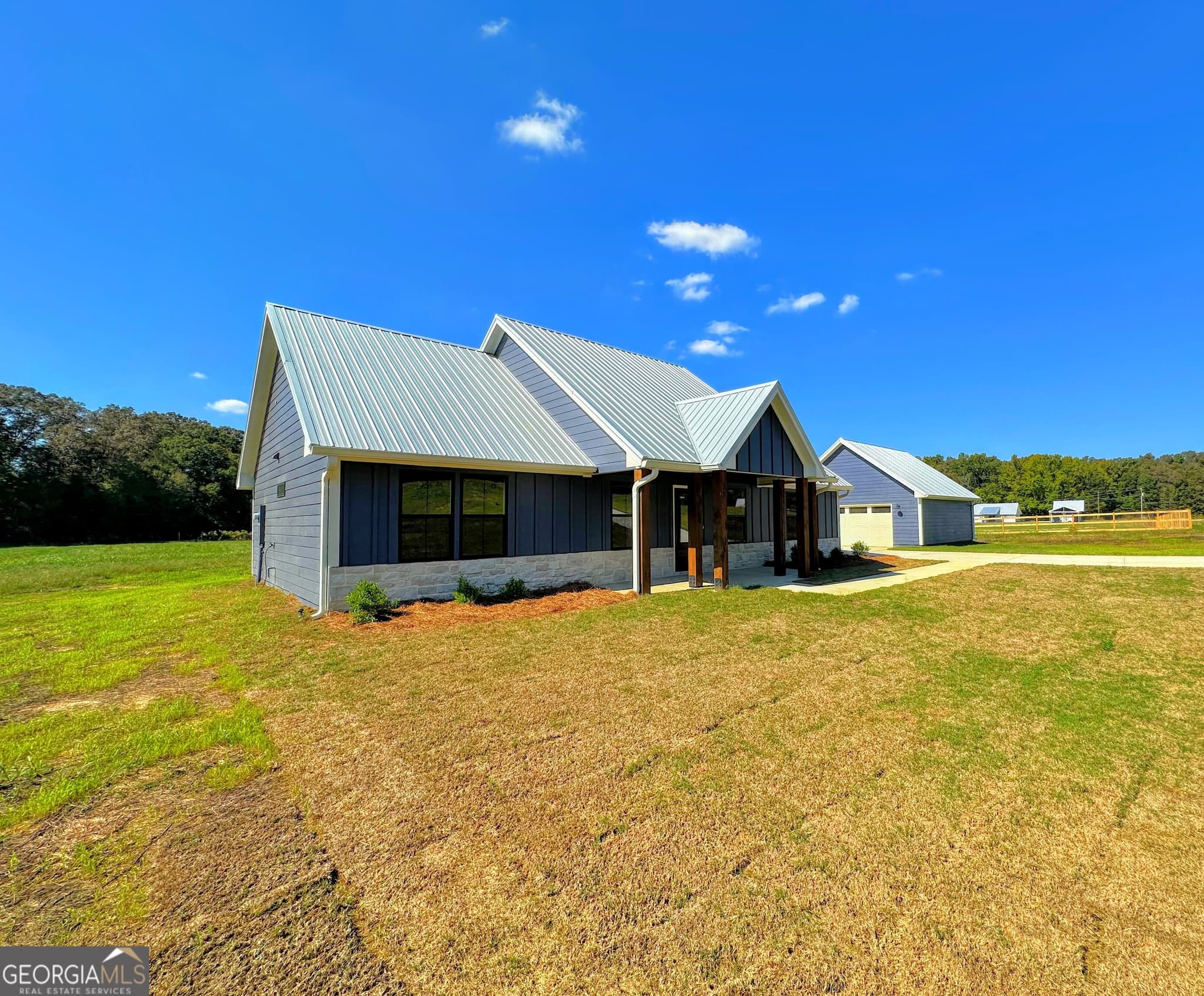 3 bedroom, 2 bathroom single family residence for sale at 3300 Collard Valley Road, Cedartown, GA 30125 — photo 3