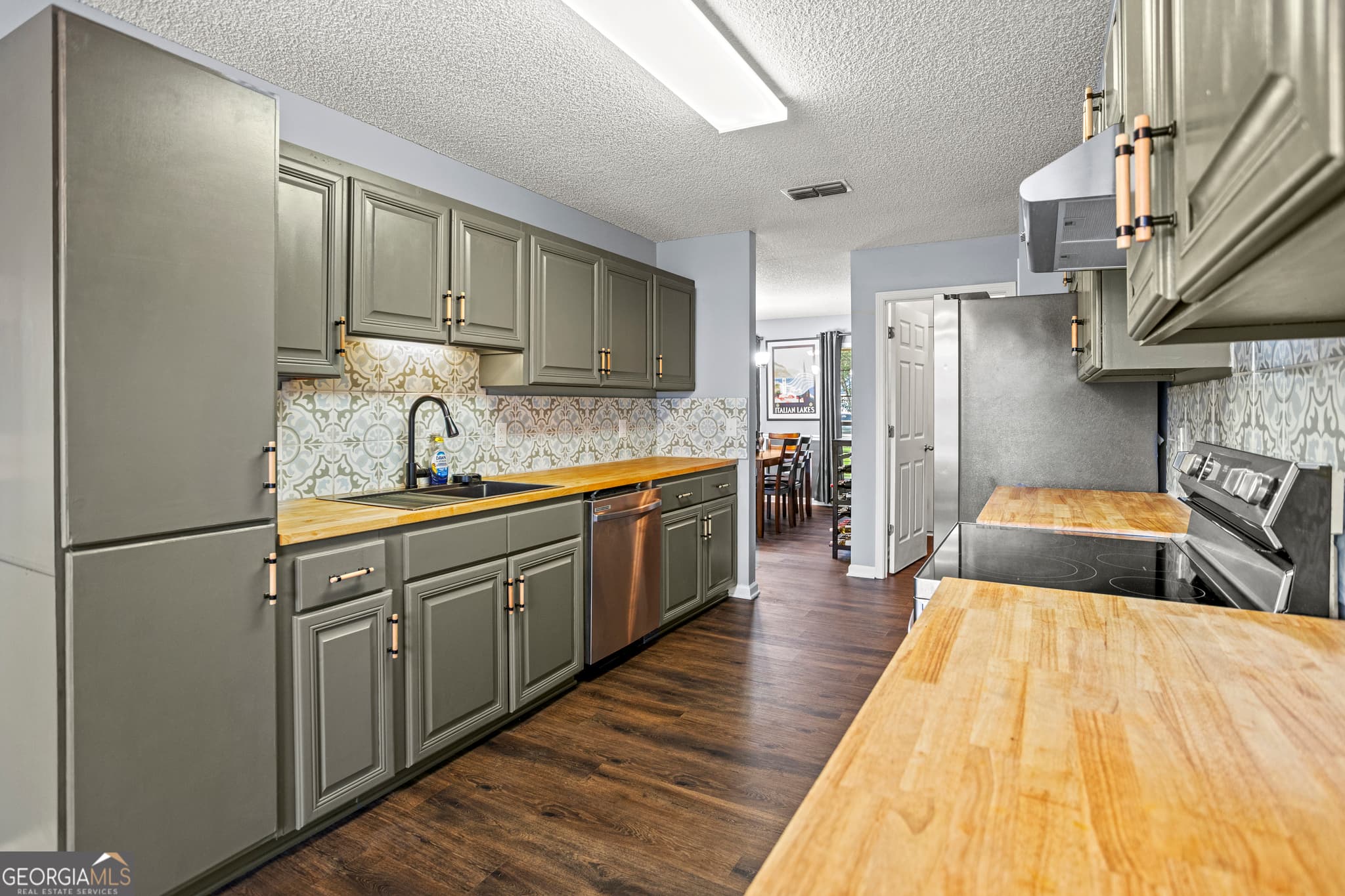 4 bedroom, 2 bathroom, 2,030 sq ft single family residence for sale at 1805 Blair Court, Hinesville, GA 31313 — photo 8