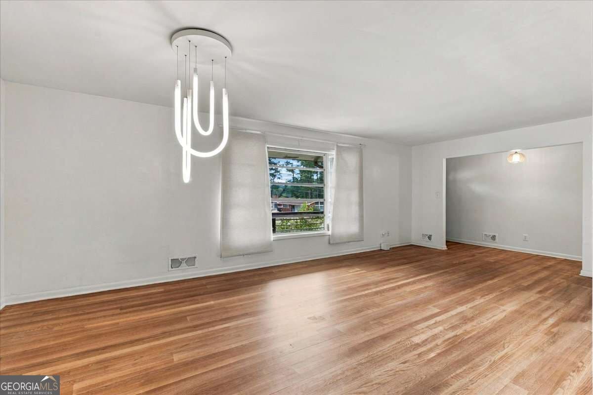 4 bedroom, 2 bathroom, 2,894 sq ft single family residence for sale at 3457 Springside Drive, Decatur, GA 30032 — photo 7