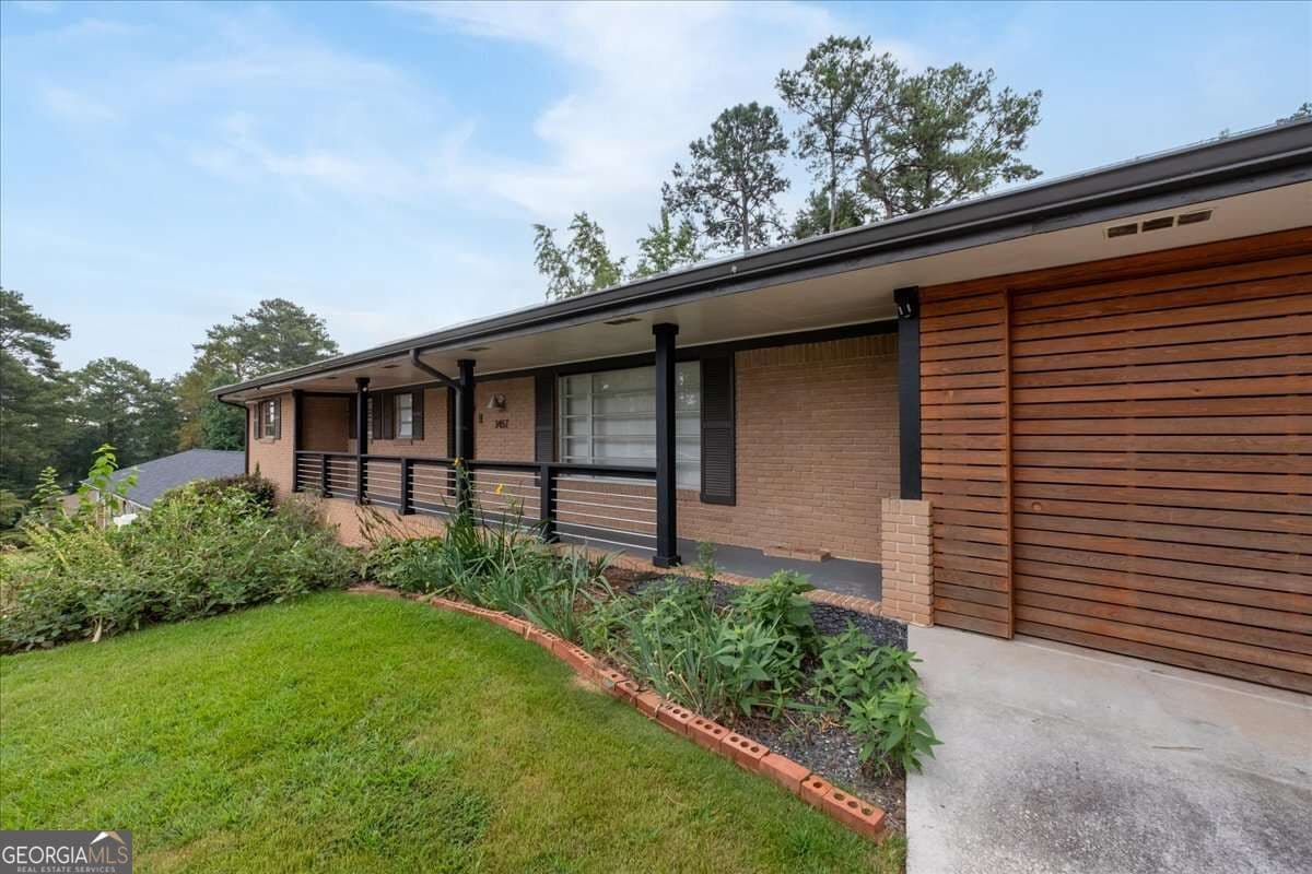 4 bedroom, 2 bathroom, 2,894 sq ft single family residence for sale at 3457 Springside Drive, Decatur, GA 30032 — photo 3