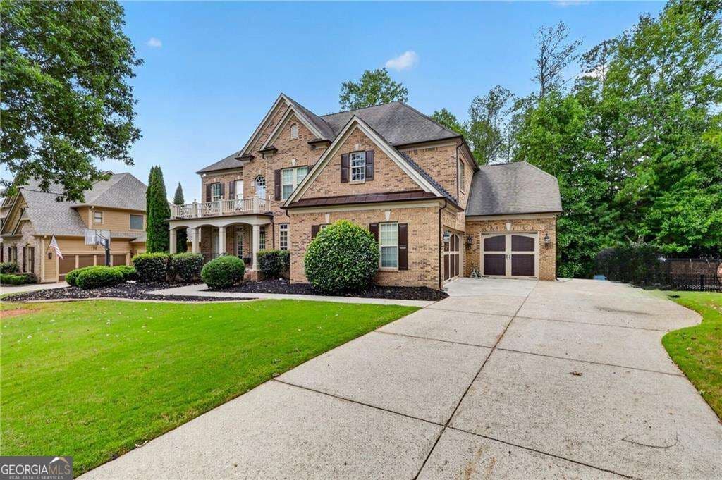 8 bedroom, 6.5 bathroom, 3,620 sq ft single family residence for sale at 4640 Notting Hill Drive, Cumming, GA 30040 — photo 4