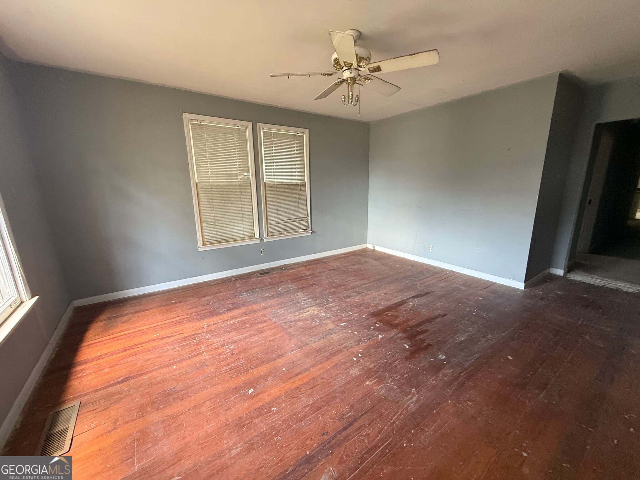 3 bedroom, 3 bathroom, 1,895 sq ft single family residence for sale at 210 S Mulberry Street, Statesboro, GA 30458 — photo 3
