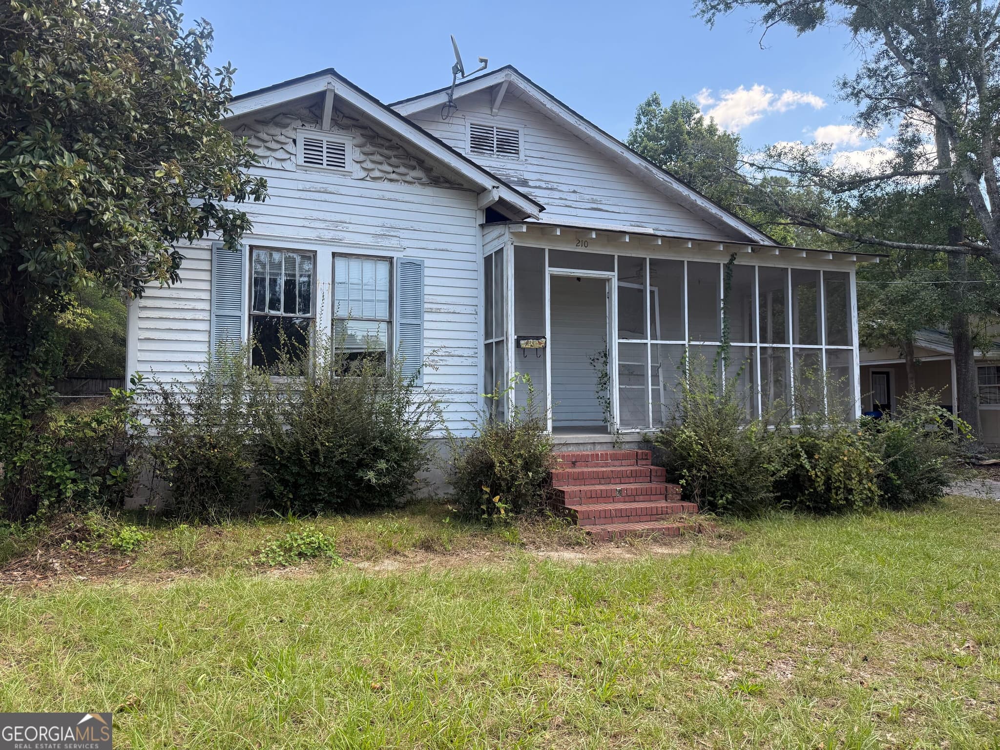 3 bedroom, 3 bathroom, 1,895 sq ft single family residence for sale at 210 S Mulberry Street, Statesboro, GA 30458