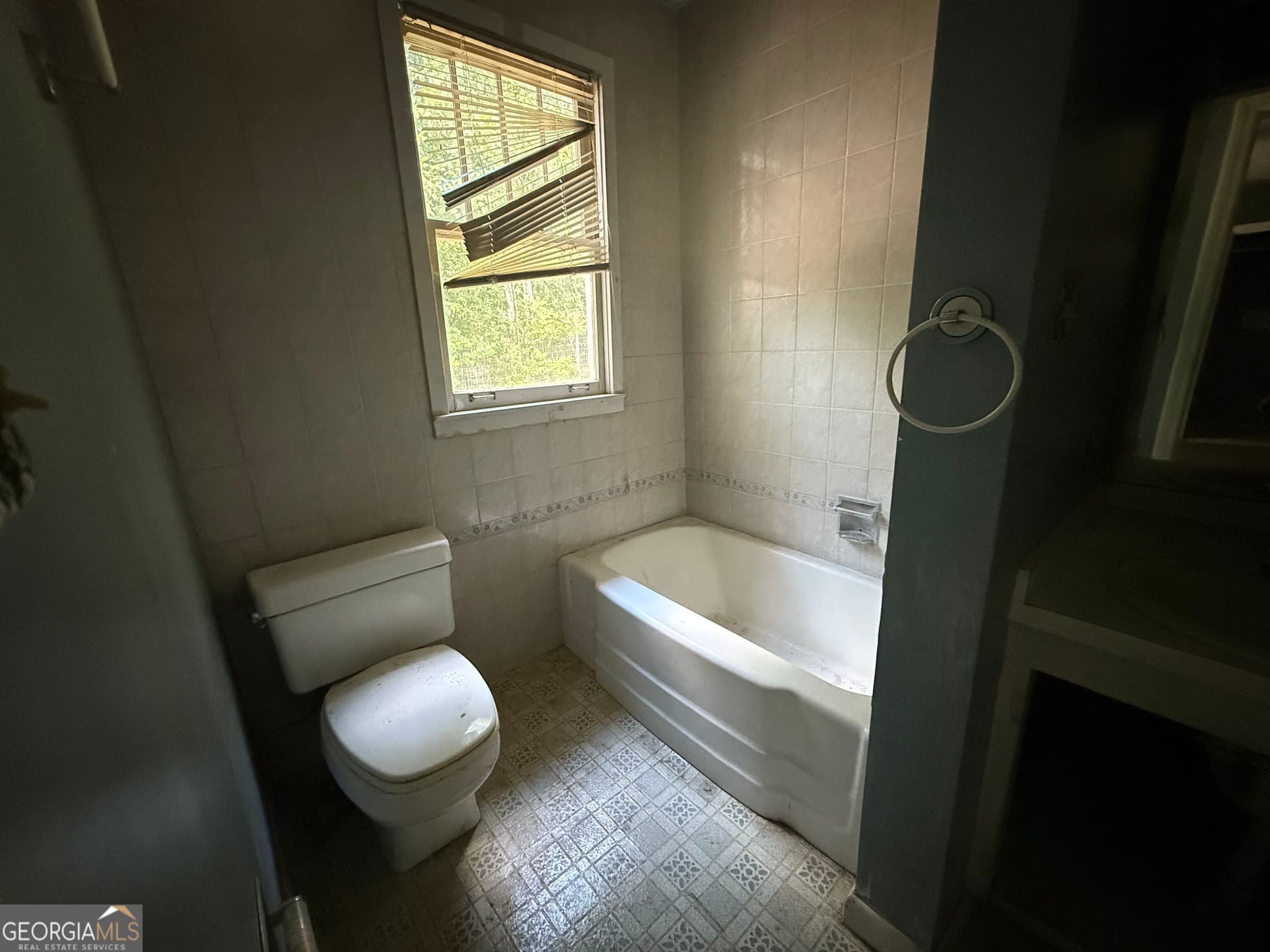3 bedroom, 3 bathroom, 1,895 sq ft single family residence for sale at 210 S Mulberry Street, Statesboro, GA 30458 — photo 5