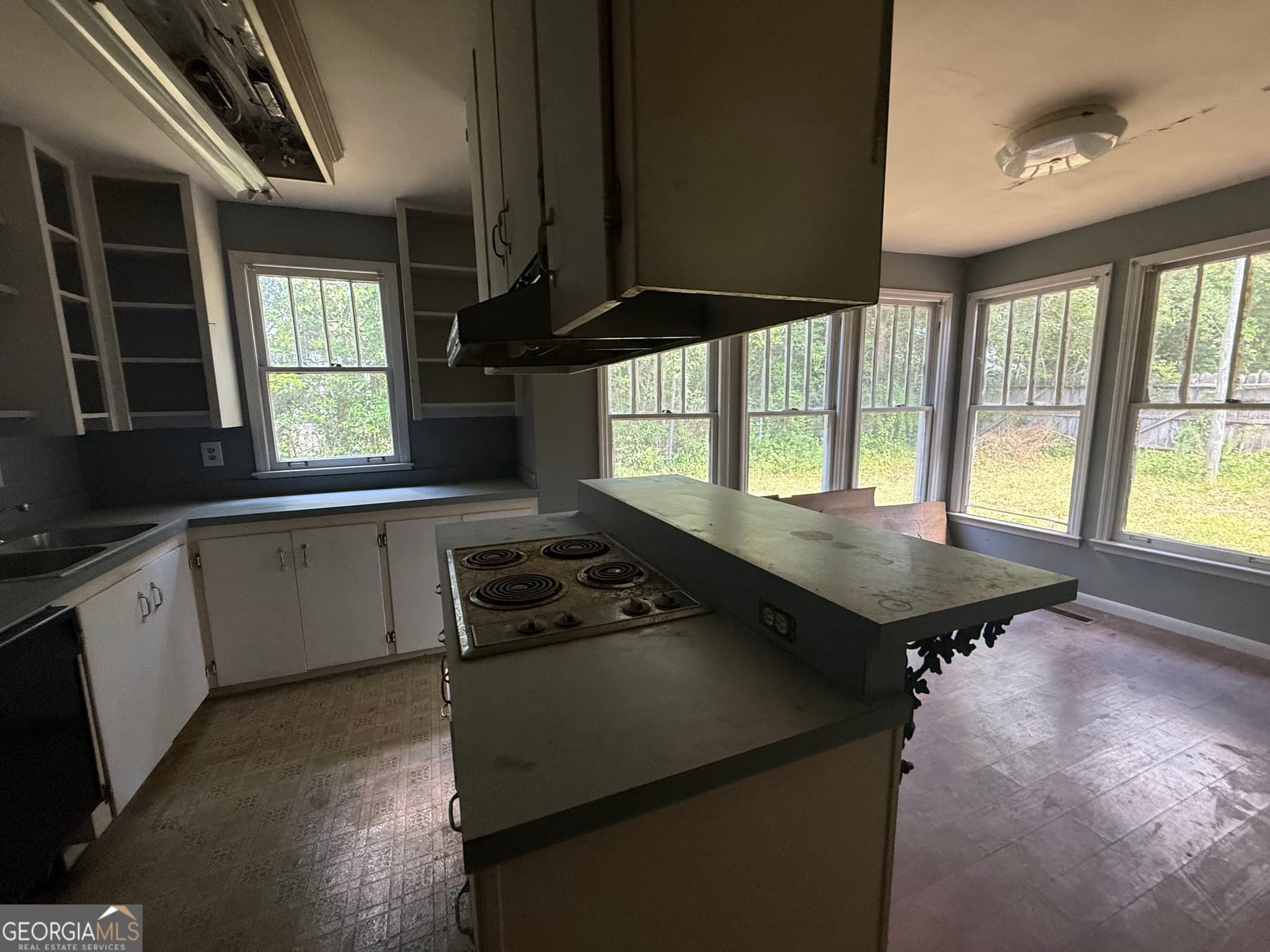 3 bedroom, 3 bathroom, 1,895 sq ft single family residence for sale at 210 S Mulberry Street, Statesboro, GA 30458 — photo 4
