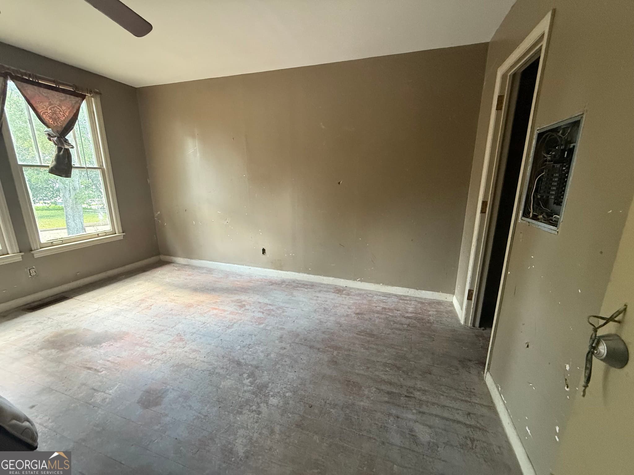 3 bedroom, 3 bathroom, 1,895 sq ft single family residence for sale at 210 S Mulberry Street, Statesboro, GA 30458 — photo 8
