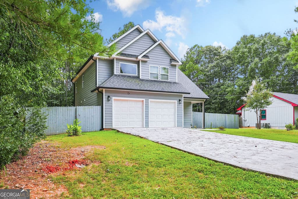 3 bedroom, 2.5 bathroom, 1,967 sq ft single family residence for sale at 157 Watkins Drive, Flovilla, GA 30216 — photo 2