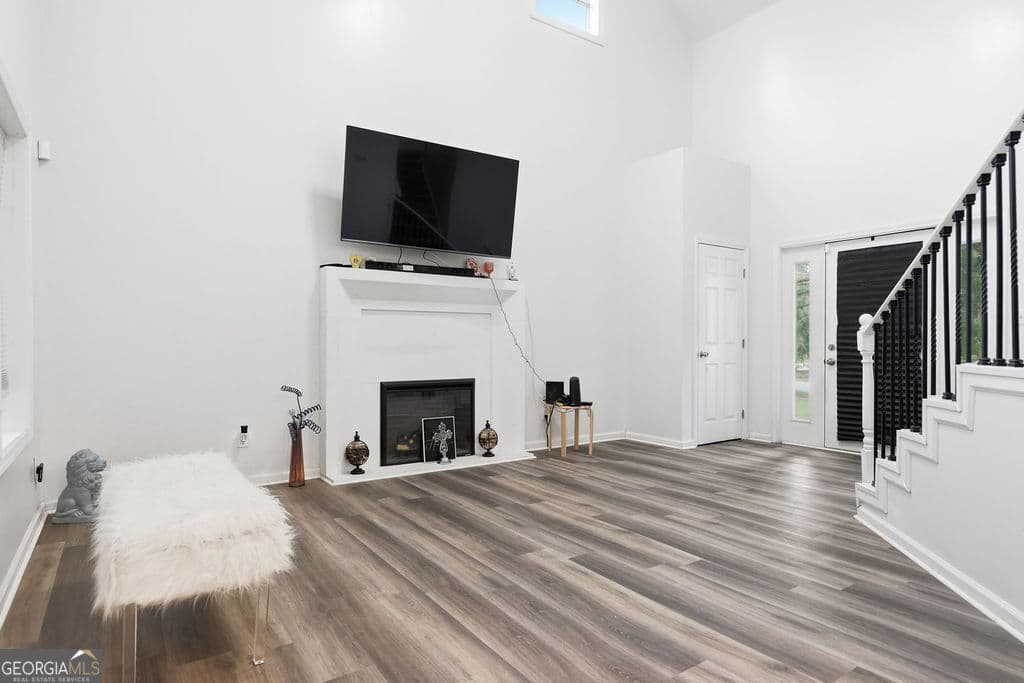 3 bedroom, 2.5 bathroom, 1,967 sq ft single family residence for sale at 157 Watkins Drive, Flovilla, GA 30216 — photo 4