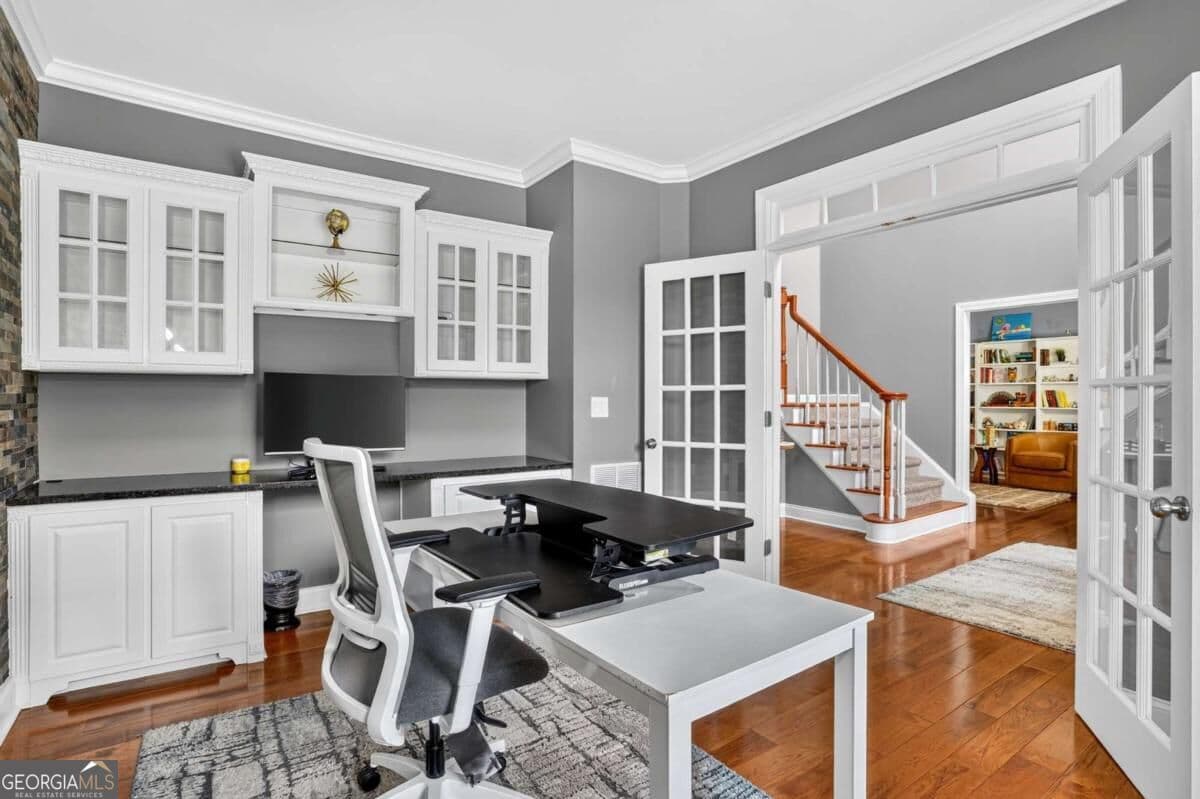 5 bedroom, 4.5 bathroom, 5,810 sq ft single family residence for sale at 335 Chickering Lake Court, Roswell, GA 30075 — photo 8