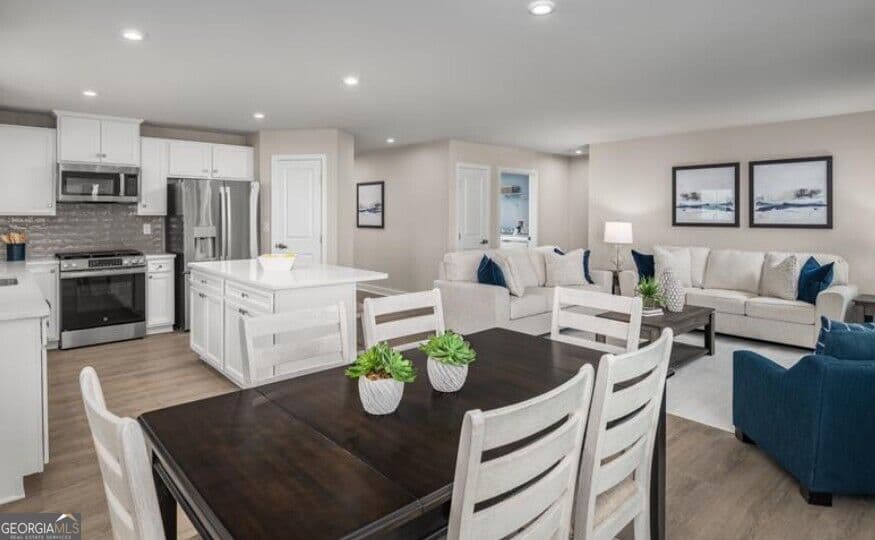 3 bedroom, 2 bathroom, 1,694 sq ft single family residence for sale at 1177 Burlington Court, Mcdonough, GA 30253 — photo 4